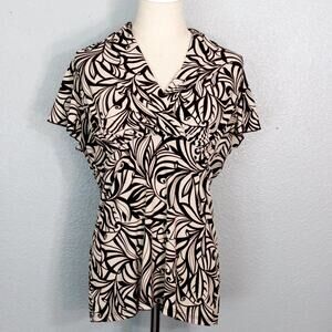 Short-Sleeved Scoop Neck Blouse Size M
